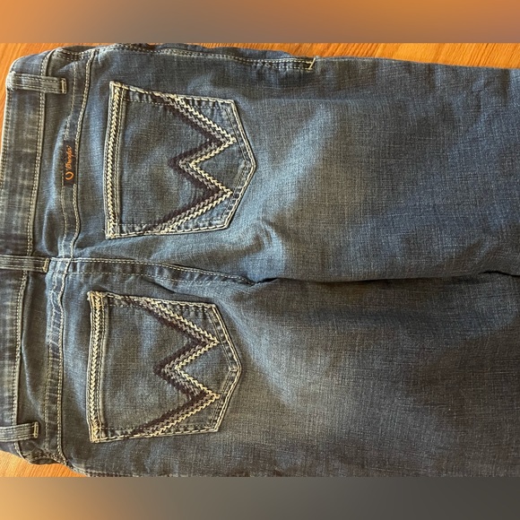 Wrangler Willow Jean - Picture 2 of 7